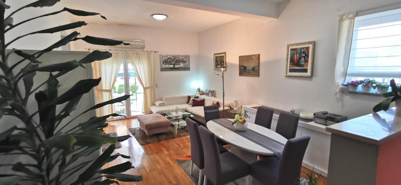 Apartman Kapovic Kaštela Exterior foto